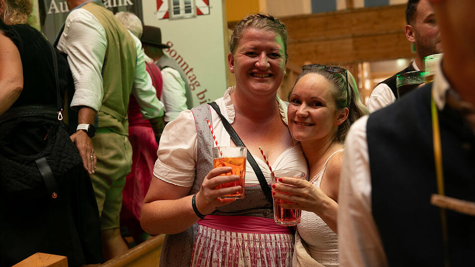 Die Partybilder vom Samstag, 9. August, aus dem Festzelt Reisinger. Die Partybilder vom Samstag, 9. August, aus dem Festzelt Reisinger.