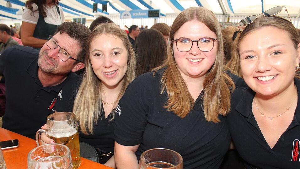 Zur Musik von Headless wurde ausgelassen gefeiert.