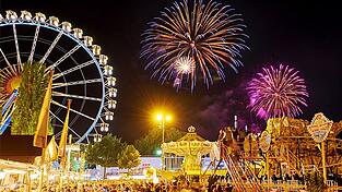 Treffpunkt auf dem Festplatz ist oft das Riesenrad. Wie nah zu ihm man wohl einen Parkplatz findet...?