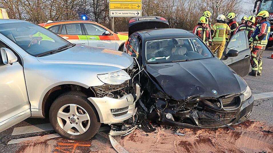Ein Unfallschwerpunkt kristallisiert sich heraus: Wie am 10. Februar, wurde an den Landauer Zu- und Abfahrten der A 92 zur B 20 im Vorjahr h&auml;ufig Blech verbogen