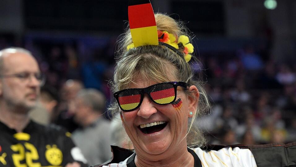 Trotz vieler leerer Plätze: gute Stimmung bei den deutschen Fans.