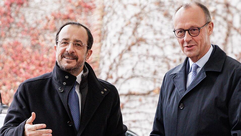 Die Regierung unter Präsident Nikos Christodoulides, hier mit Kanzler Friedrich Merz, wird in den nächsten Monaten eine Schlüsselrolle in der EU spielen. (Archivbild) Die Regierung unter Präsident Nikos Christodoulides, hier mit Kanzler Friedrich Merz, wird in den nächsten Monaten eine Schlüsselrolle in der EU spielen. (Archivbild)