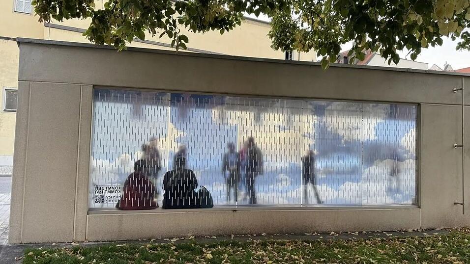 Der Schwanenplatz schwebte letztes Jahr zeitweise &uuml;ber den Wolken. Weil das gut ankam, wird der &ouml;ffentliche Kunstraum nun fortgesetzt.