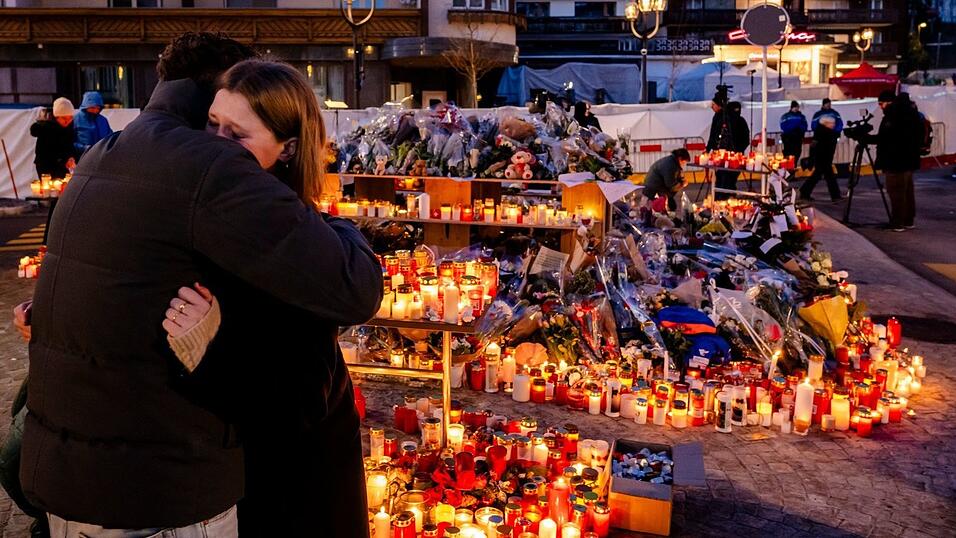 Am kommenden Freitag soll es in Crans-Montana eine Gedenkfeier zu Ehren der Opfer geben.