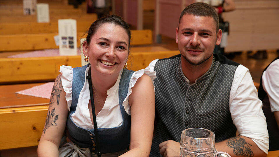 Die Partybilder vom Dienstag, 12. August, aus dem Festzelt Reisinger. Die Partybilder vom Dienstag, 12. August, aus dem Festzelt Reisinger.