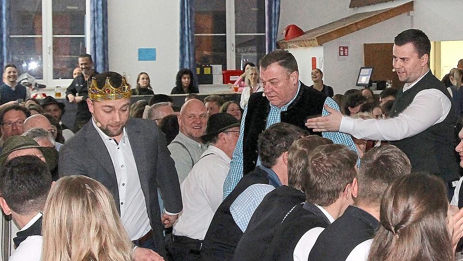 Der K&ouml;nig (B&uuml;rgermeister) zieht ein.