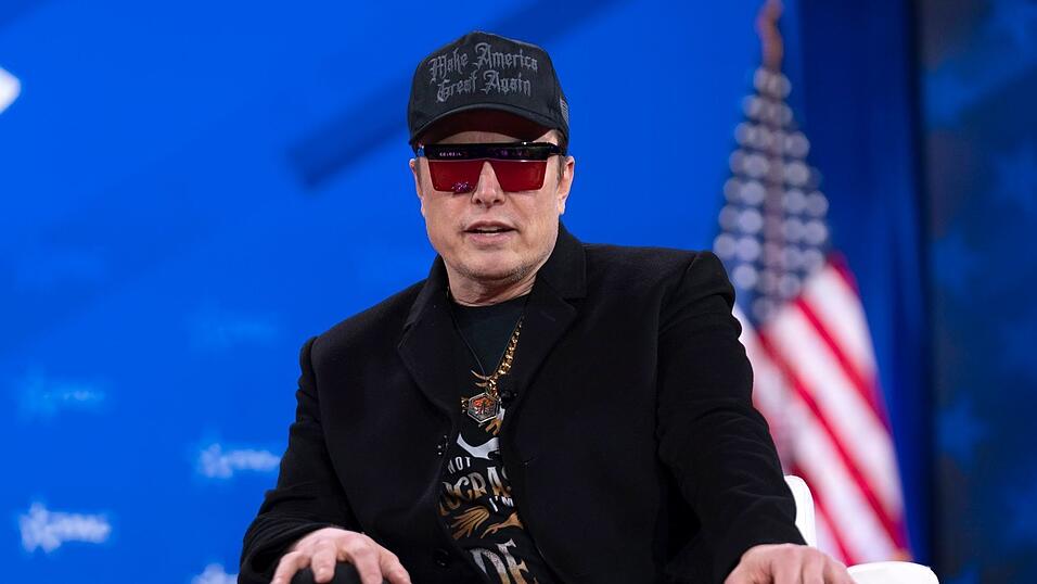 Musk verkündet seine weiteren Pläne auf seiner Plattform X. (Archivbild) Musk verkündet seine weiteren Pläne auf seiner Plattform X. (Archivbild)