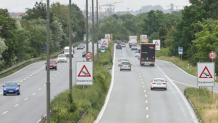 Auf dem Frankenschnellweg staut sich regelm&auml;&szlig;ig der Verkehr. Die Stadt will das &auml;ndern. Gegner halten die Pl&auml;ne aber f&uuml;r zu kurz gegriffen.