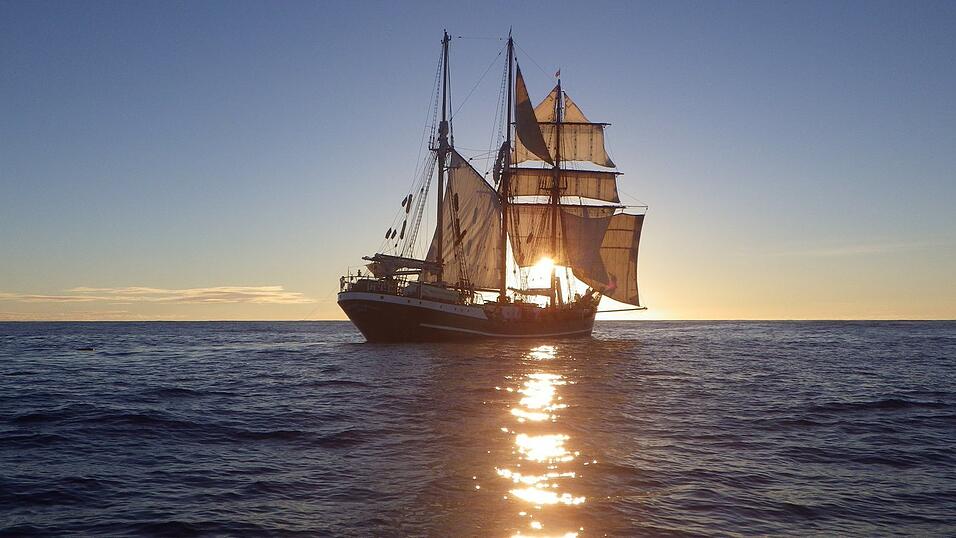 Für 34 Schüler ist es ein Jahr lang ihr Klassenzimmer: das Segelschiff 'Thor Heyerdahl'. Für 34 Schüler ist es ein Jahr lang ihr Klassenzimmer: das Segelschiff 'Thor Heyerdahl'.