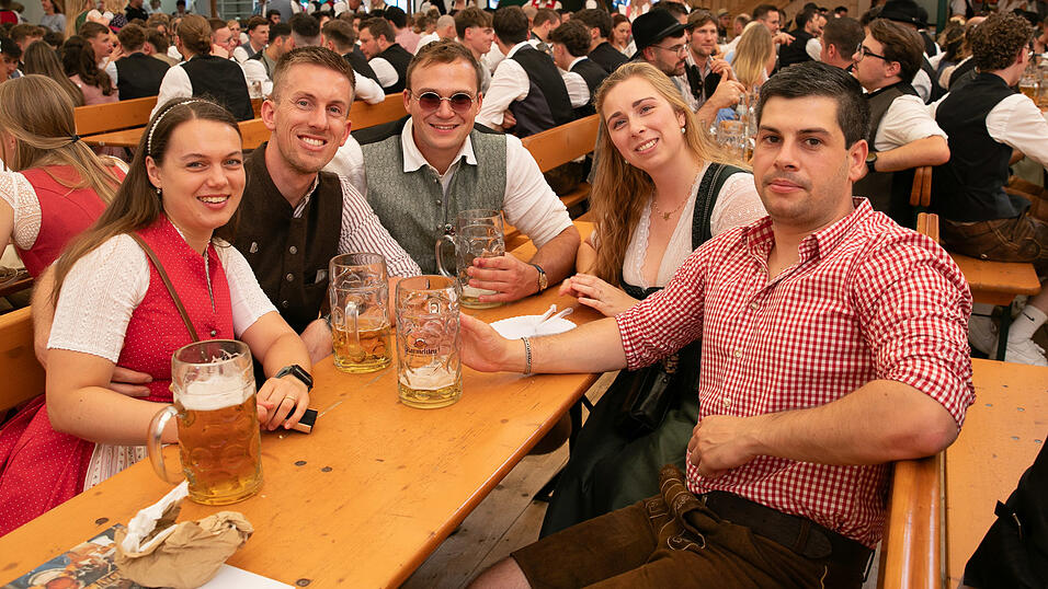 Die Partybilder vom Freitag, 8. August, aus dem Festzelt Nothaft. Die Partybilder vom Freitag, 8. August, aus dem Festzelt Nothaft.