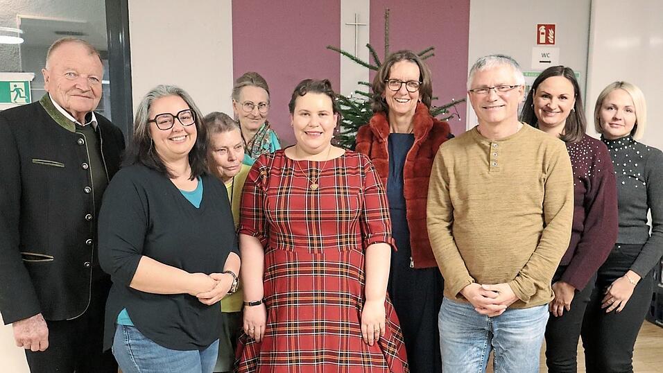 Die Mitglieder des Fördervereins erhielten in der Hauptversammlung wieder einen Einblick in die Arbeit des Hospizes in Vilsbiburg. Die Mitglieder des Fördervereins erhielten in der Hauptversammlung wieder einen Einblick in die Arbeit des Hospizes in Vilsbiburg.