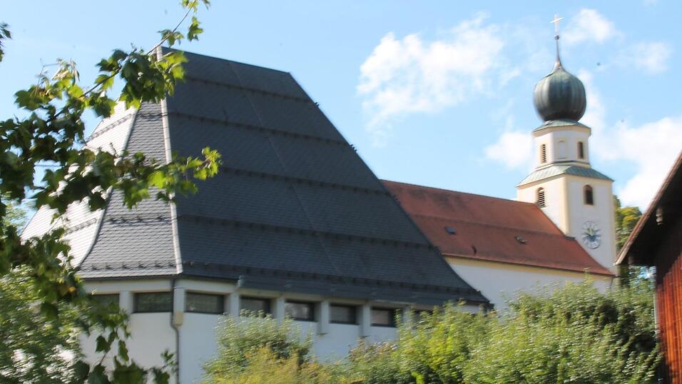 Die Rimbacher St. Michael-Kirche heute: Sie geh&ouml;rt f&uuml;r Generationen von Rimbachern zum Ortsbild und zum eigenen Lebensweg durch Taufen, Hochzeiten oder Beerdigungen.