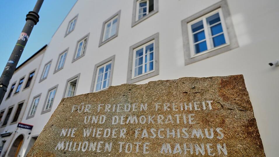 Hitlers Geburtshaus in Österreich ist nun eine Polizeistation Hitlers Geburtshaus in Österreich ist nun eine Polizeistation
