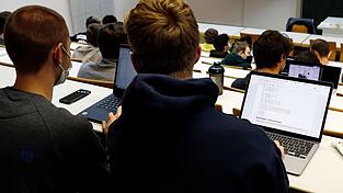 Erfreuliches Feedback für die Hochschule Landshut: Die Fakultät Informatik zählt beim CHE-Ranking der Masterstudiengänge zur Spitzengruppe.