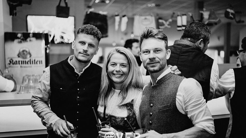 Auch am zweiten Volksfestfreitag schauten viele G&auml;ste im Overtime vorbei.