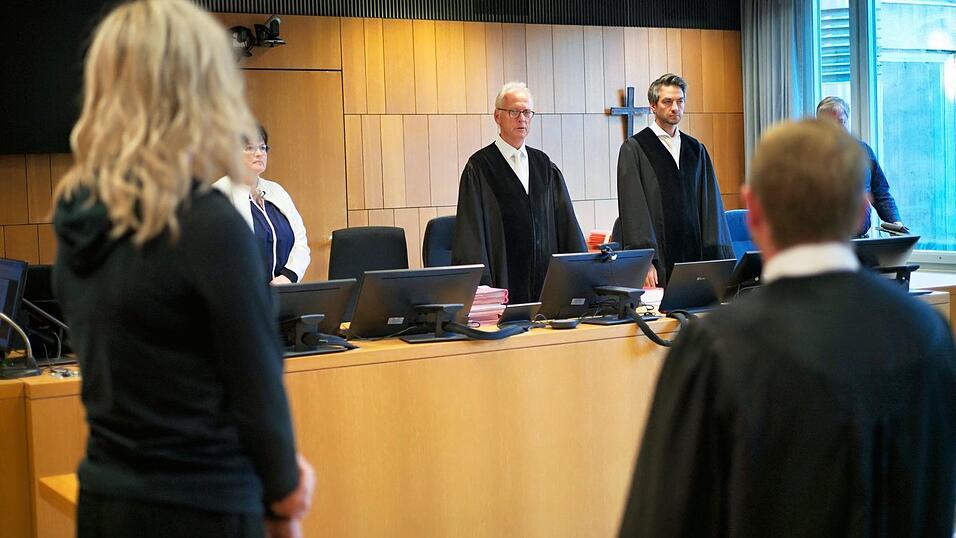 Verteidigung und Staatsanwaltschaft hatten sich mit dem Gericht auf einen Deal geeinigt. Verteidigung und Staatsanwaltschaft hatten sich mit dem Gericht auf einen Deal geeinigt.