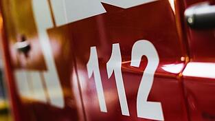 Die Löscharbeiten gestalteten sich für die Feuerwehr sehr aufwändig. (Symbolbild) Die Löscharbeiten gestalteten sich für die Feuerwehr sehr aufwändig. (Symbolbild)