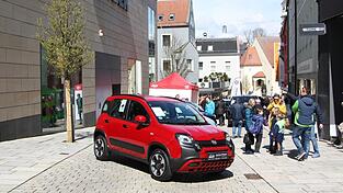 Strahlender Sonnenschein herrschte bei Auto, Mode und mehr im Jahr 2023.