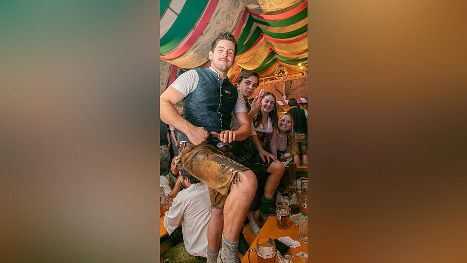 Echte Blasmusikfans lie&szlig;en sich auch den zweiten Auftritt in Folge am Dienstagabend nicht entgehen.