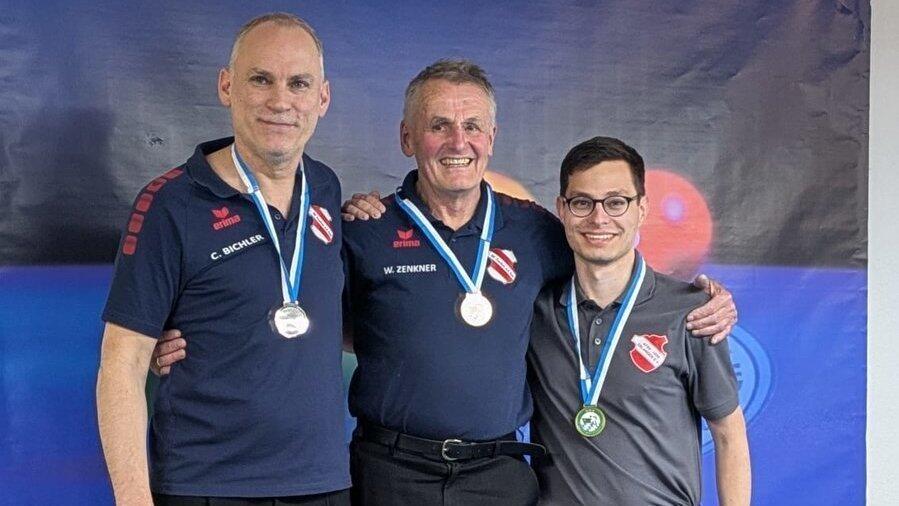Die drei Medaillen-Gewinner bei der „Bayerischen“: (v.l.) Christian Bichler, Wolfgang Zenkner und Marcel Back. Die drei Medaillen-Gewinner bei der „Bayerischen“: (v.l.) Christian Bichler, Wolfgang Zenkner und Marcel Back.