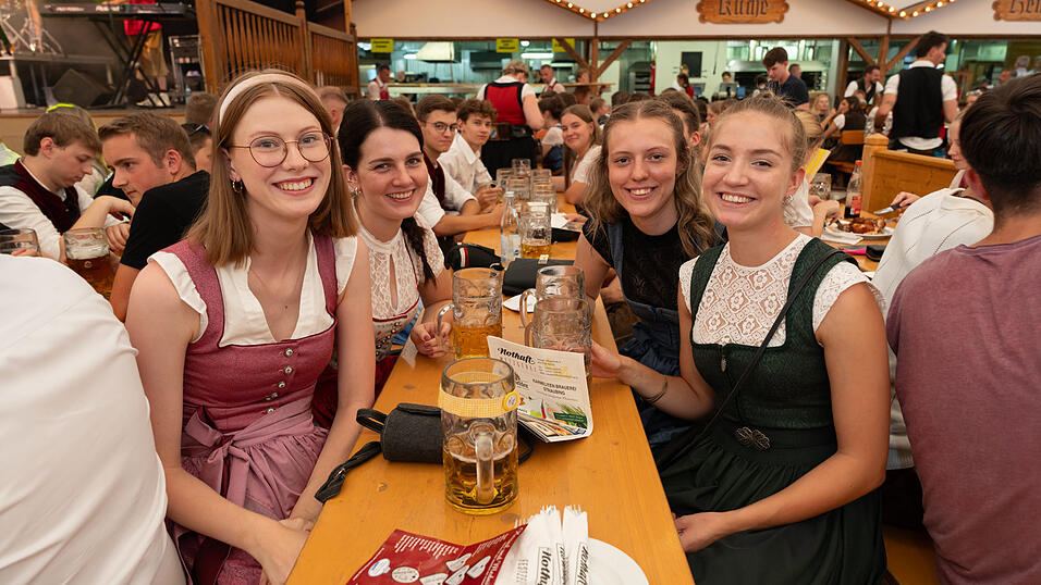 Die Partybilder vom Mittwoch, 14. August 2024, aus dem Festzelt Nothaft. Die Partybilder vom Mittwoch, 14. August 2024, aus dem Festzelt Nothaft.