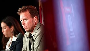 Julia Nagelsmann findet die &ouml;ffentliche Bewertung von Leroy San&eacute; nicht in Ordnung.