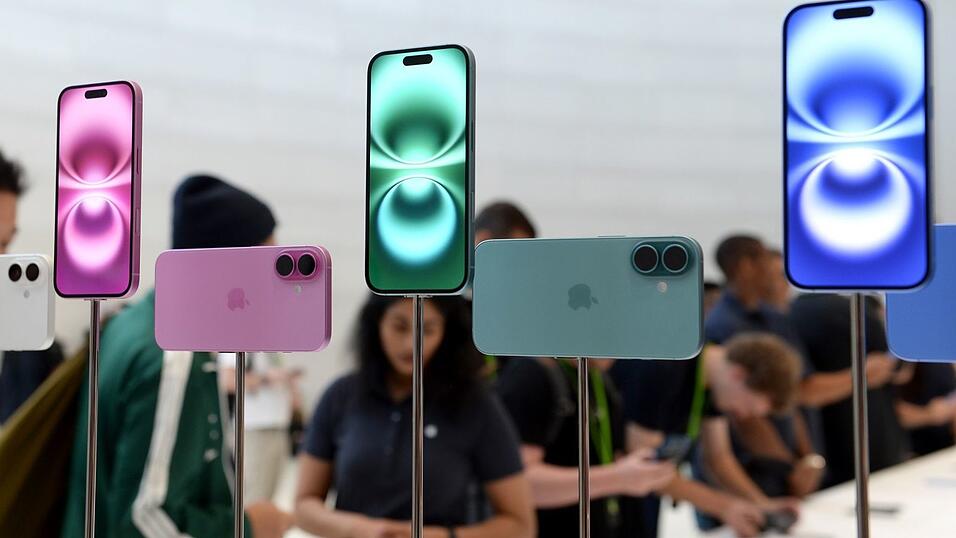 Im April sollen in Deutschland KI-Funktionen mit &laquo;Apple Intelligence&raquo; starten. (Archivbild)