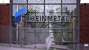 Werktor von Rheinmetall in Unterl&uuml;&szlig;.