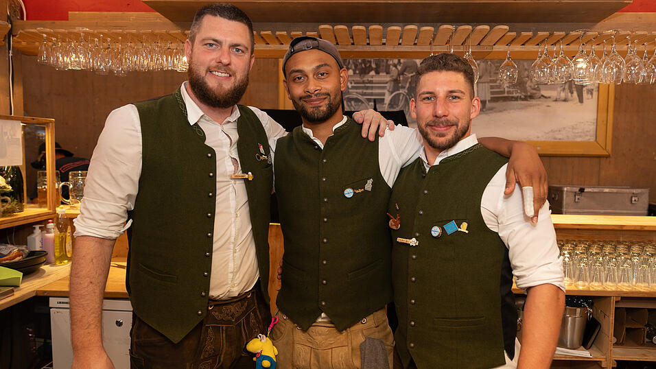 Die Partybilder vom Donnerstag, 17. August 2023, aus dem Festzelt Krönner. Die Partybilder vom Donnerstag, 17. August 2023, aus dem Festzelt Krönner.