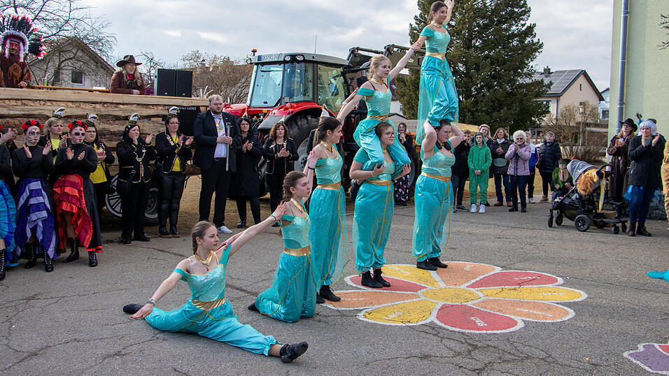 Am Samstag fand der Faschingsumzug in Otzing (Kreis Deggendorf) statt. Am Samstag fand der Faschingsumzug in Otzing (Kreis Deggendorf) statt.