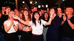 Große Gewinnerin in Berlin: Die Linke Elif Eralp. Große Gewinnerin in Berlin: Die Linke Elif Eralp.