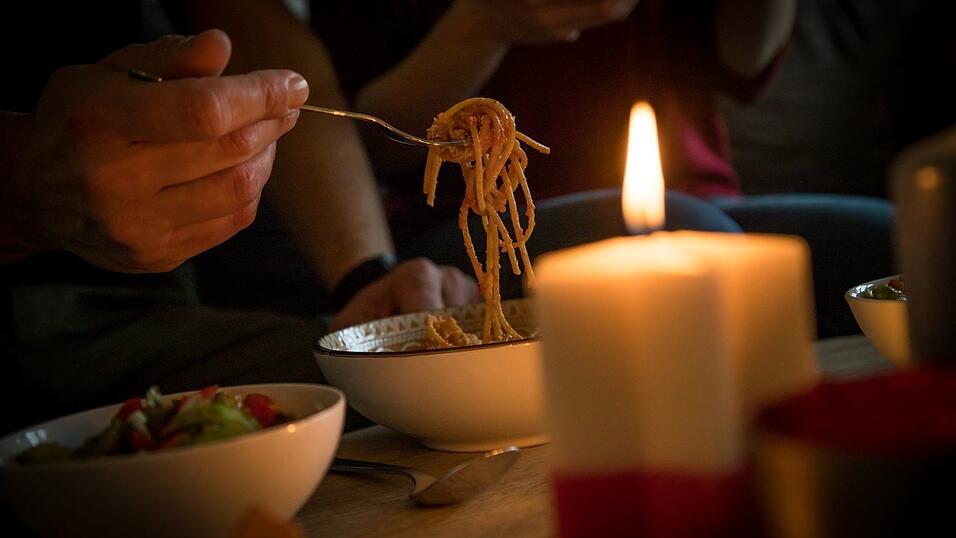 Experten raten, lieber das Abendessen zu streichen statt das Frühstück wegzulassen. Experten raten, lieber das Abendessen zu streichen statt das Frühstück wegzulassen.