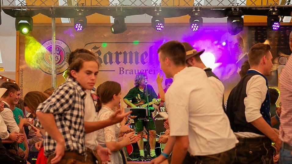Die Partybilder von Dienstag, 16. August 2022, aus dem Festzelt Nothaft.