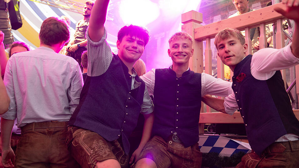 Die Partybilder vom Samstag, 16. August, aus dem Festzelt Reisinger. Die Partybilder vom Samstag, 16. August, aus dem Festzelt Reisinger.