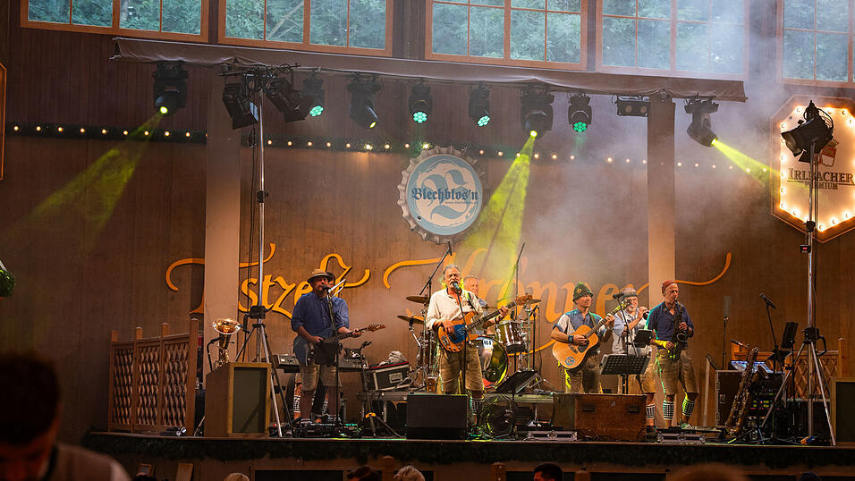 Die Partybilder vom Montag, 17. August, aus dem Festzelt Krönner. Die Partybilder vom Montag, 17. August, aus dem Festzelt Krönner.