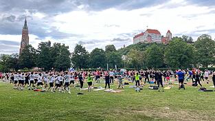 Sport vor Traum-Kulisse - seit April treffen sich auf der Ringelstecherwiese wieder Hunderte Sportbegeisterte. Am vergangenen Montag so viele wie noch nie.