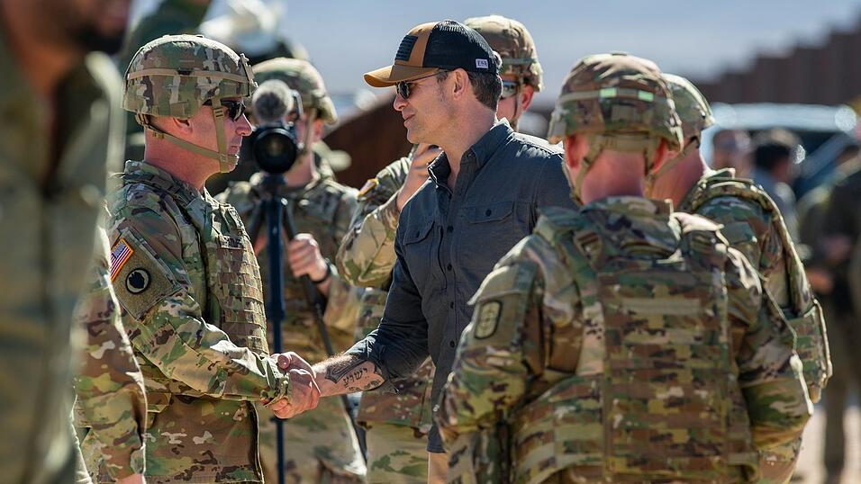 US-Verteidigungsminister Hegseth soll die Anordnung von Präsident Trump umsetzen. (Archivbild) US-Verteidigungsminister Hegseth soll die Anordnung von Präsident Trump umsetzen. (Archivbild)