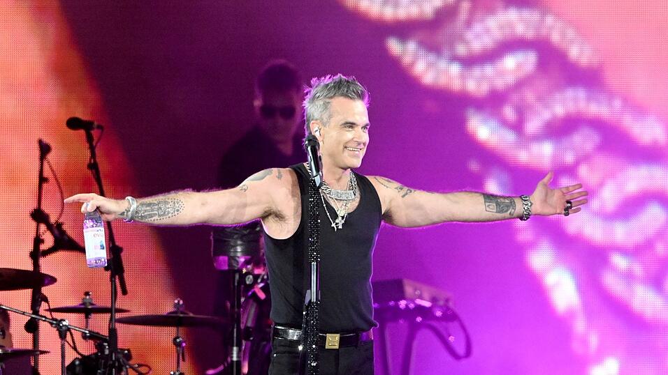 Robbie Williams bei seinem Auftritt auf dem Messegel&auml;nde in Riem