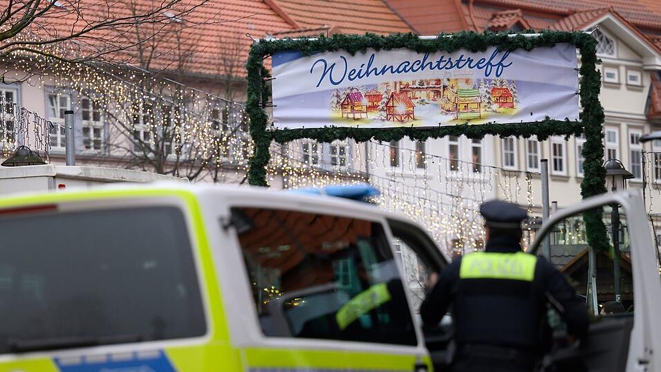 Der Weihnachtsmarkt sei in Absprache mit den Veranstaltern wieder ge&ouml;ffnet, teilte eine Sprecherin der Polizei auf Nachfrage mit.