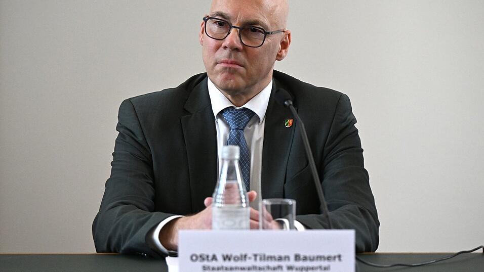 Die Staatsanwaltschaft Wuppertal ermittelt gegen einen Firmenmitarbeiter, der elf Millionen Euro Schmiergeld kassiert haben soll. (Archivbild)