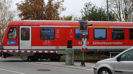 Die G&auml;ubodenbahn f&auml;hrt mit Diesel, nicht mit Strom.
