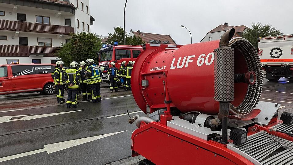 Durch ein Feuer in einer lagerhalle der Brandt-Schokoladenfabrik in Landshut ist nach Sch&auml;tzungen der Polizei ein Millionenschaden entstanden.