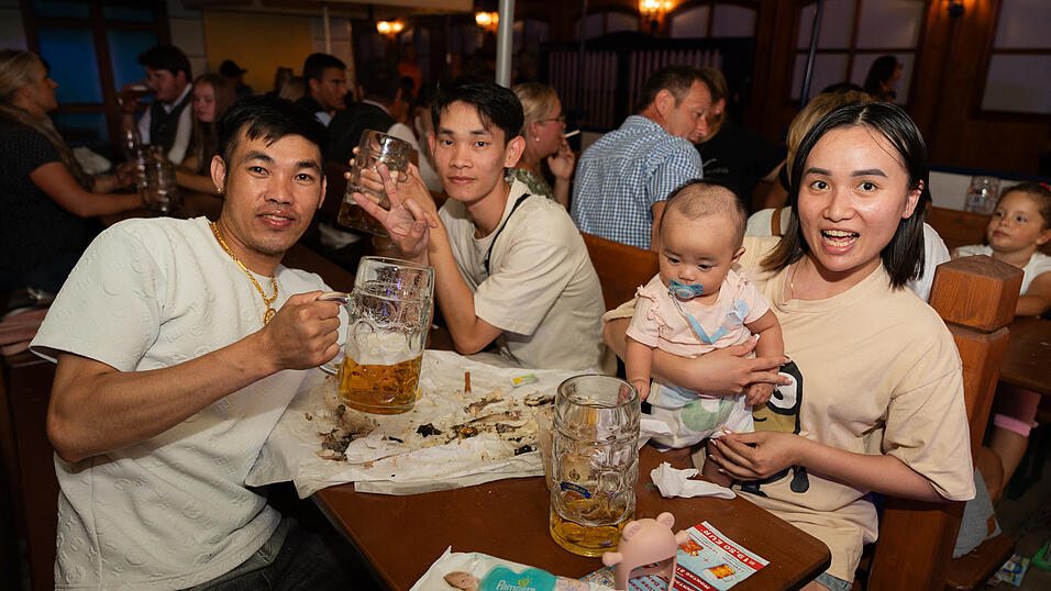 Die Partybilder vom Sonntag, 20. August 2023, aus dem Festzelt Reisinger. Die Partybilder vom Sonntag, 20. August 2023, aus dem Festzelt Reisinger.