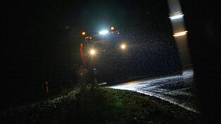 Vom Sonntagabend bis Montagvormittag ist in weiten Teilen Bayerns mit Glatteis zu rechnen. (Symbolfoto)