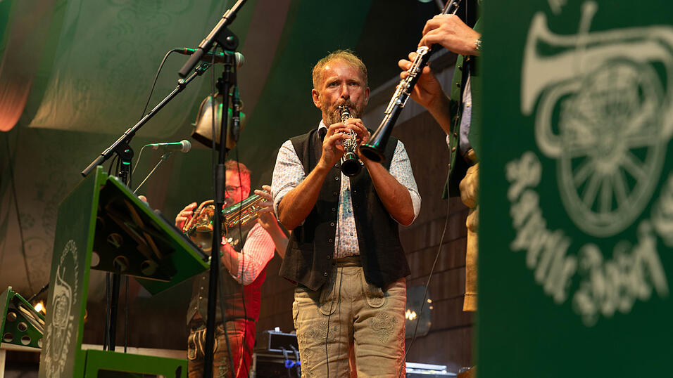 Die Partybilder vom Dienstag, 11. August, aus dem Festzelt Weckmann. Die Partybilder vom Dienstag, 11. August, aus dem Festzelt Weckmann.