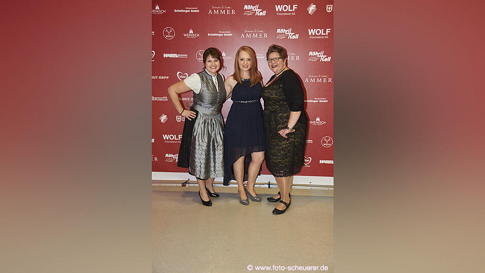 Die Metzgerzunft hat am Samstagabend in die Joseph-von-Fraunhofer-Halle eingeladen. Die Metzgerzunft hat am Samstagabend in die Joseph-von-Fraunhofer-Halle eingeladen.