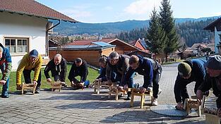 Wenn 18 Ratschen ert&ouml;nen, ist der Ger&auml;uschpegel enorm.