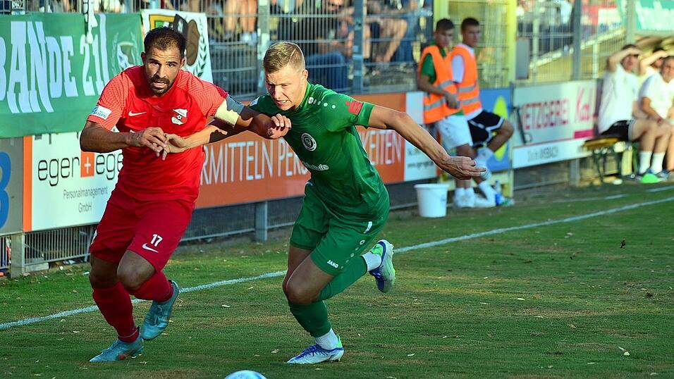 Die SpVgg Hankofen erkämpfte sich ein Unentschieden gegen die SpVgg Ansbach. Die SpVgg Hankofen erkämpfte sich ein Unentschieden gegen die SpVgg Ansbach.