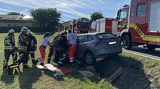 Die Fahrerin ist laut Polizei alleinbeteiligt von der Fahrbahn abgekommen.