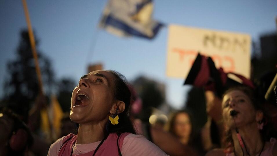 Hunderttausende Israelis haben sich seit Kriegsbeginn vor bald zwei Jahren an Demonstrationen für einen Waffenstillstand im Gazastreifen und eine Vereinbarung zur Freilassung der Geiseln beteiligt. (Archivbild)